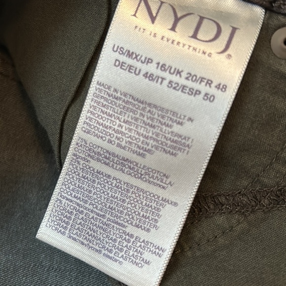 NYDJ Double Snap Capri in Nautilus - Picture 10 of 10